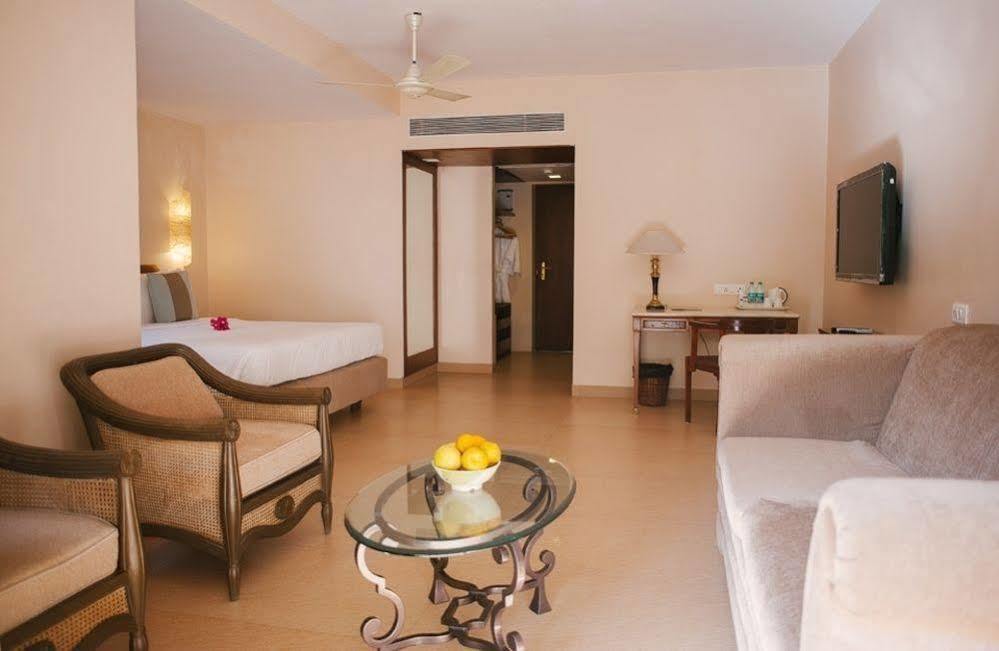 Prainha Resort By The Sea Taleigao Exterior photo